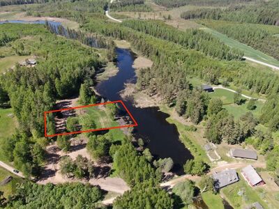 Kauksi järvega piirnev looduskaunis elamumaa krunt!



Asukoht veekogu ääres soosib kaunite hooaj