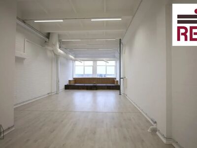 Kõrgete lagedega valgusrohke LOFT-stiilis büroo