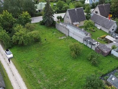Müüa elamumaa Kuressaares, Pihtla teel
