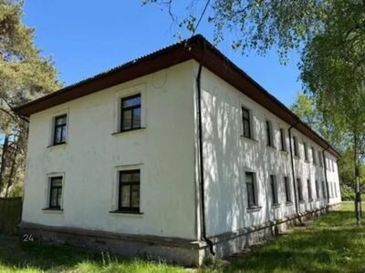 Saaremaal suur kinnistu kahekordse hoonega 599m2