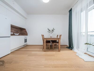 MEREÄÄRNE KORTER KOOS PARKIMISKOHAGA