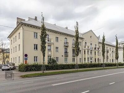 RENOVEERITUD KORTER MÖÖBLIGA, AKNAD SISEHOOVI