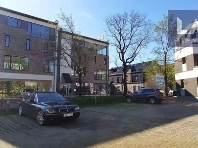 KINNISTU KAHE HOONE JA 13 PARKIMISKOHAGA TALLINNA KESKLINNAS