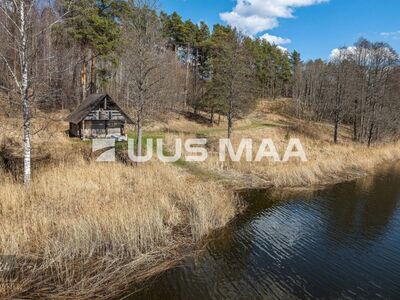 8.4ha Kariste järve äärne maa, sauna ja aidaga