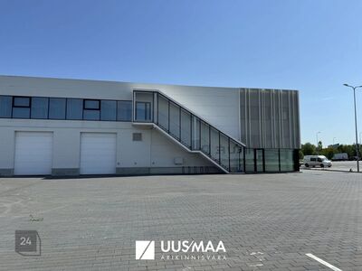 Kaasaegne stockoffice pind ringtee ääres