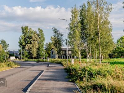VAIKNE, ROHELINE PIIRKOND, KESKLINN LÄHEDAL.