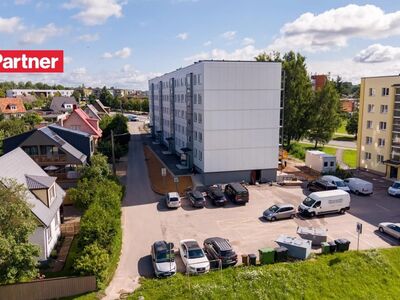 Hinnatud Ees-Annelinna piirkonnas on müügil 2-toaline korter 5-korruselise korterelamu II korrusel