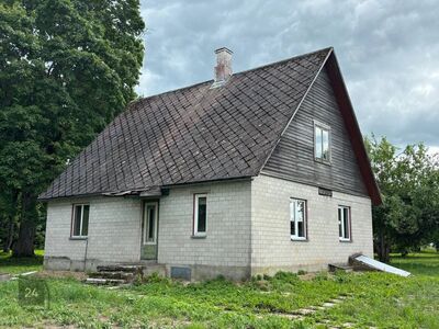 MÜÜA TAASTAMISVÄÄRILINE TALUKOMPLEKS !