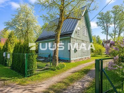 Hubane terrassiga kodu Meriväljal, tõeliselt suur aed.