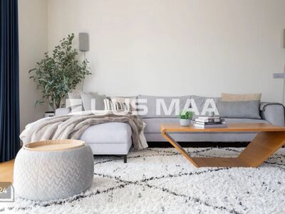 Kvaliteetne, valgusküllane.Tule vaata ja veendu kvaliteedis ise!