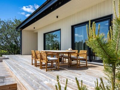 Kahe kinnistuga mereäärne modernne villa Saaremaal