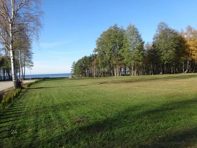 Looduslikult kaunis kohas mereäärne kinnistu.