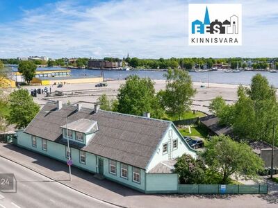 Eraldi sisssepääS  päevapäikselised aknad  KAMIN