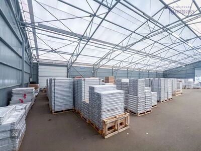 375 m²
