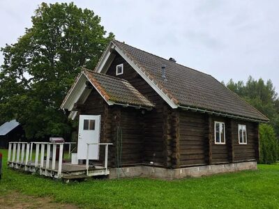 Hubane talumaja Peipsi lähedal