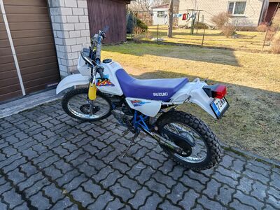 Suzuki dr 125