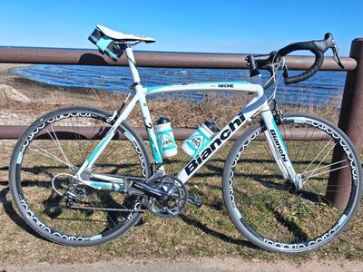 Bianchi Neroni 7 maanteeratas