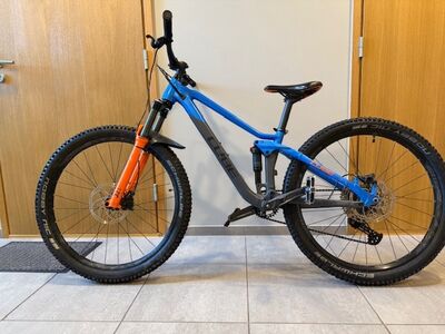 Ratas Cube Stereo 120 Rookie Actionteam 13.5" XS
