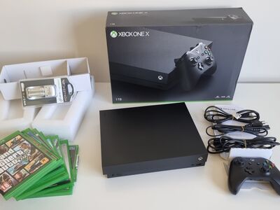 1TB Xbox One X + 9 MÄNGU