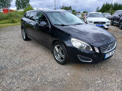 Volvo V60 MOMENTUM 2.0 D 120kW 2011A