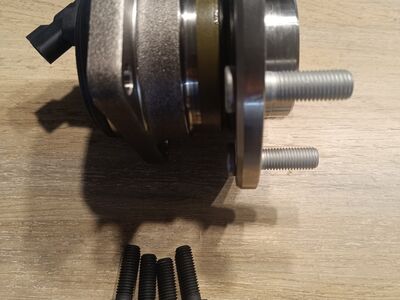 Ford Mondeo tagumine rattalaager
