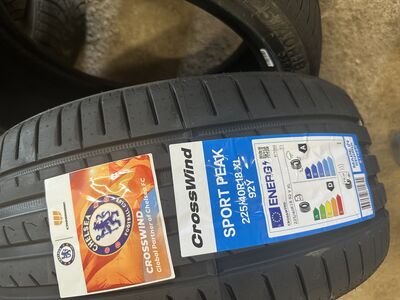 Uued 225/40/18 suverehvid 2tk