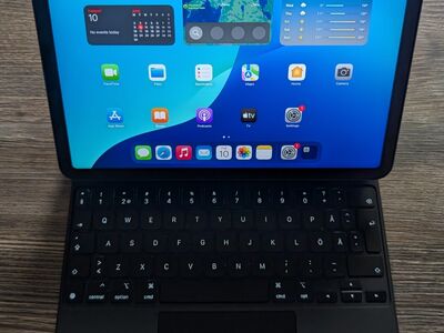 iPad Air 5th gen 10.9" 256GB WiFi + Magic Keyboard