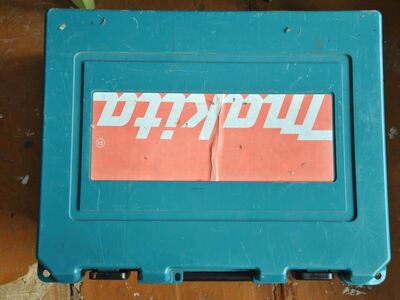Makita akutrell