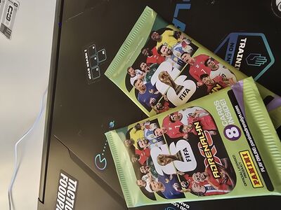 Две карточки fifa 2026
