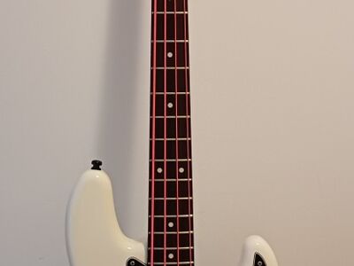 FENDER JAZZ BASSKITARR