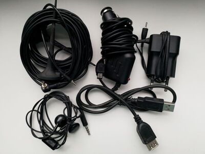 Komplekt juhtmeid arvutile/telefonile