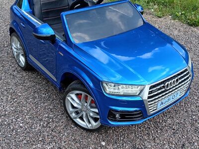 Laste Audi Q7 elektriauto