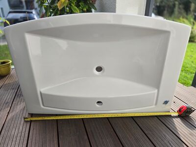 Uus suurem vannitoavalamu LAUFEN Pro (92*60cm)