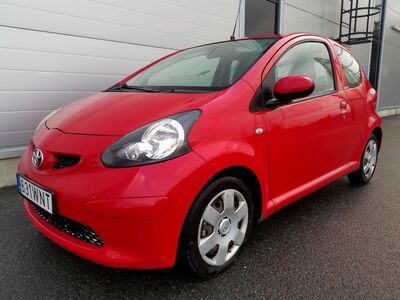 Toyota Aygo 1.0 50kw üv 03.2027