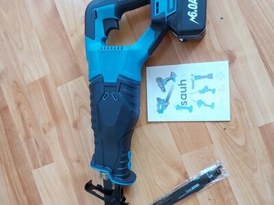 Akuuniversaalsaag Makita analoog 18V
