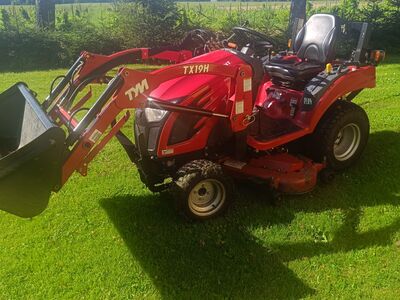 Traktor TYM 194 HST
