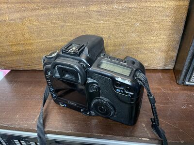 Зеркальная камера Canon EOS30D