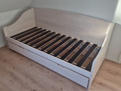 Ilus voodi täispuidust, 90x200
