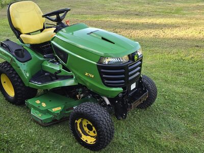 Murutraktor John Deere X758