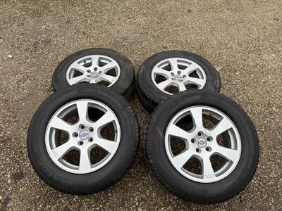 Volvo XC 17" originaal valuveljed rehvidega