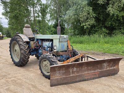 TRAKTOR T-40AM + buldooser