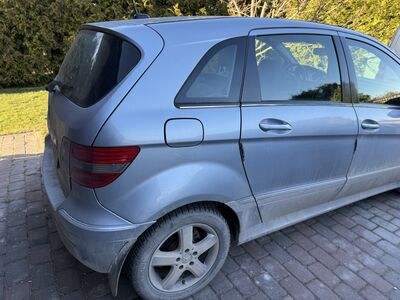 Mercedes-Benz B200