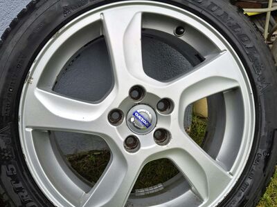 Volvo originaal veljed 17" ja Dunlop Winter Sport