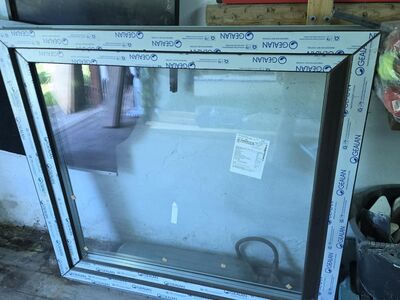 Müüa:PVC aken 1017x947mm