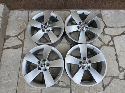 Valuveljed 17"5x112 originaal