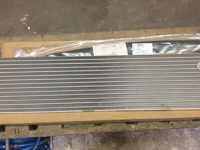 Audi q7 2007- 2014 õliradiaator Behr, UUS