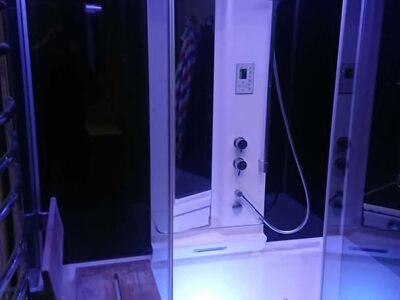 Balteco Varia dušikabiin-aurusaun-massaaživann
