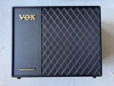 Kitarrivõimendi VOX VT100X 100w