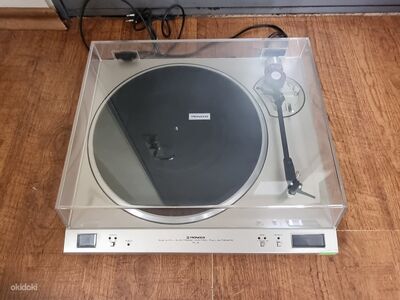 Pioneer PL-8 Fully Automatic Turntable