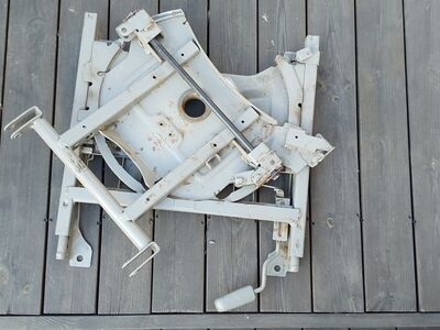 Matkaauto ehituse ülejäägid.